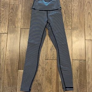 Lululemon leggings size 4